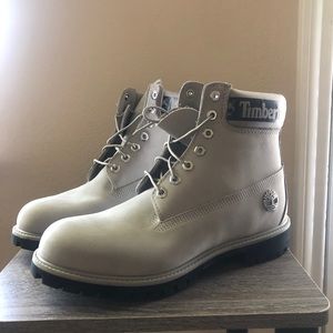 Grey timberlands